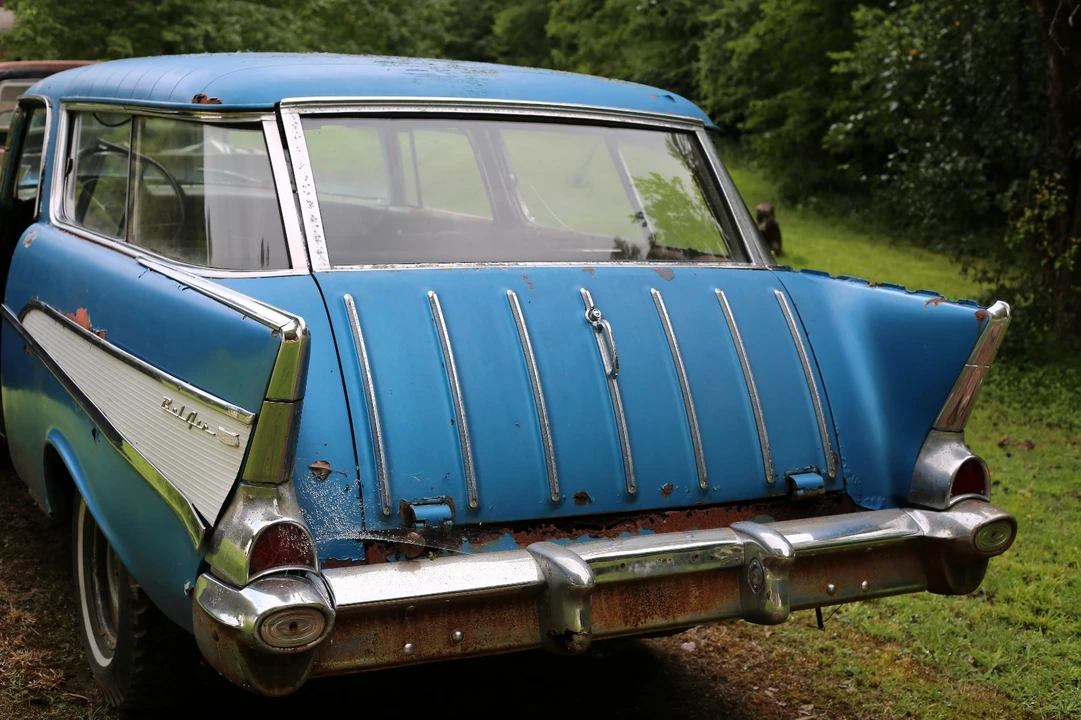 1957 Chevrolet Tri-Five Bel Air 2-Door Hardtop & Coupe - Image 2 of 18