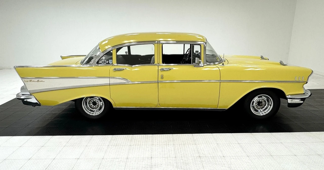 1957 Chevrolet Tri-Five Bel Air Sedan & Wagon - Image 6 of 31