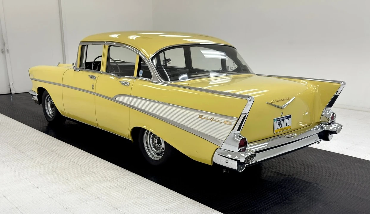 1957 Chevrolet Tri-Five Bel Air Sedan & Wagon - Image 3 of 31