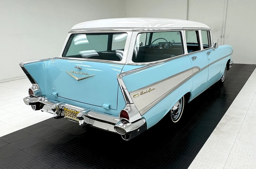 1957 Chevrolet Tri-Five Bel Air Sedan & Wagon - Image 5 of 31