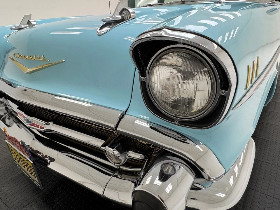 1957 Chevrolet Tri-Five Bel Air Sedan & Wagon - Image 11 of 31
