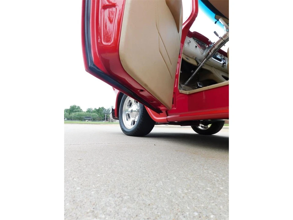 1957 Chevrolet Task Force - Image 29 of 31