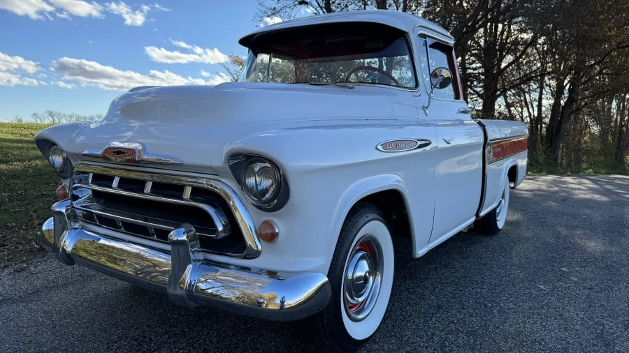1957 Chevrolet Task Force - Image 5 of 8