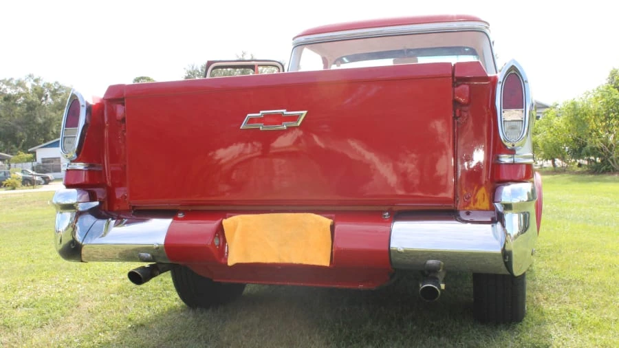 1957 Chevrolet Task Force - Image 16 of 19