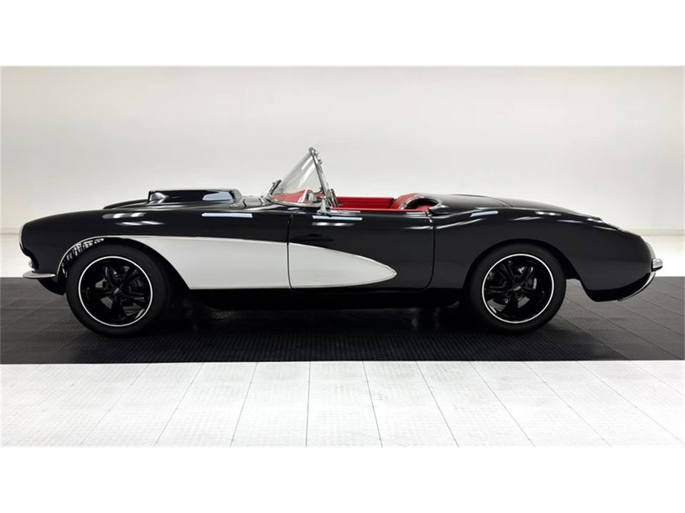 1957 Chevrolet Corvette C1 - Image 2 of 31