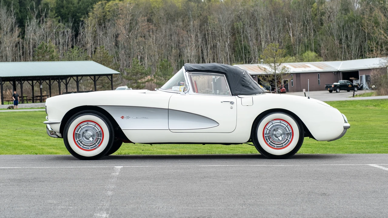 1957 Chevrolet Corvette C1 - Image 16 of 31