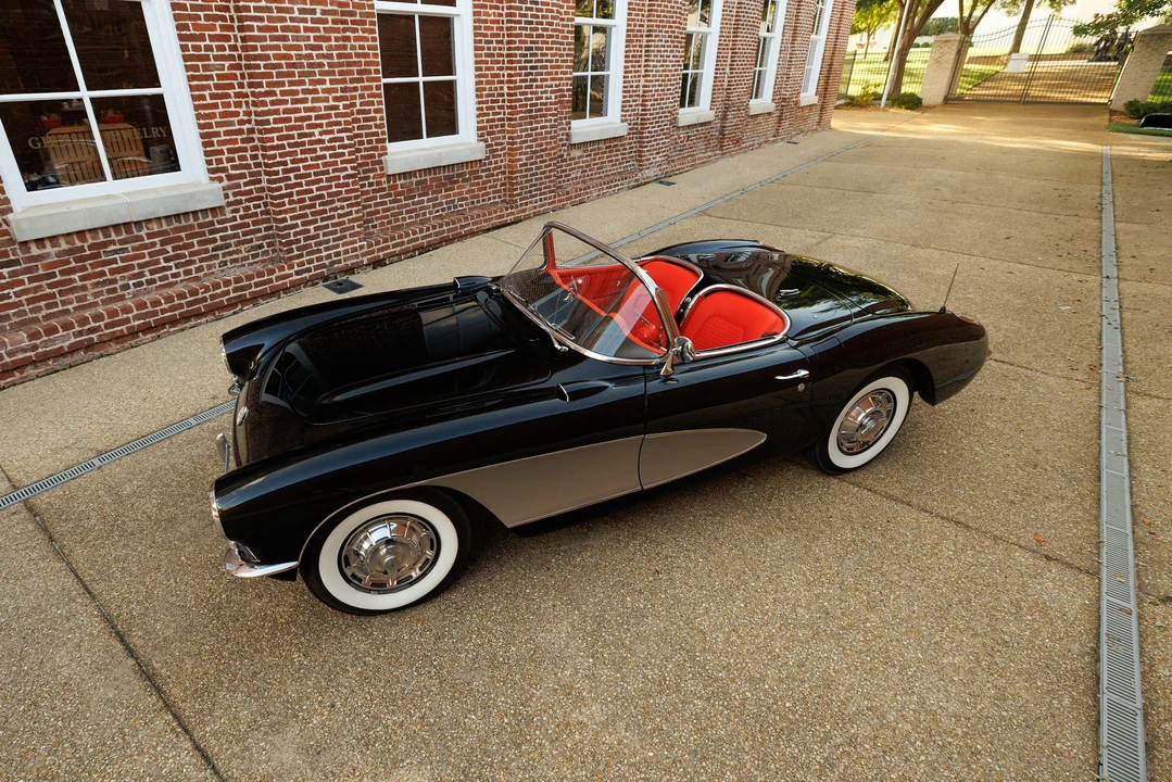 1957 Chevrolet Corvette C1 - Image 2 of 31