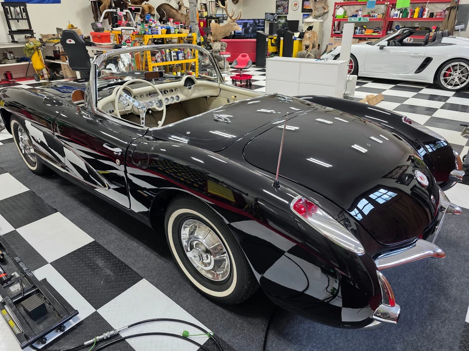 1957 Chevrolet Corvette C1 - Image 24 of 31