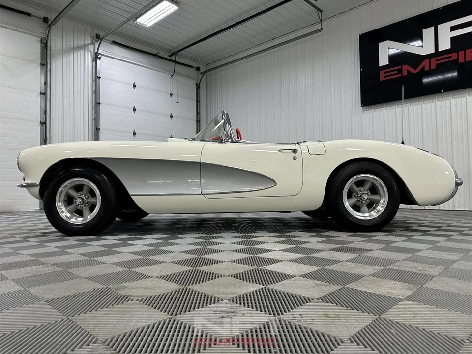 1957 Chevrolet Corvette C1 - Image 12 of 31