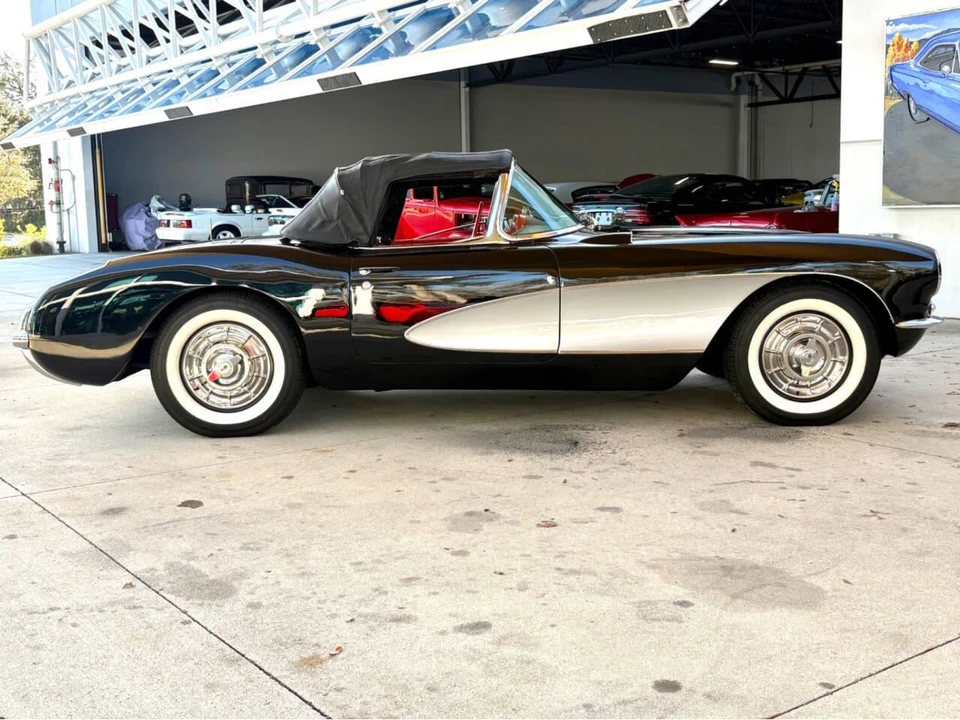 1957 Chevrolet Corvette C1 - Image 25 of 31