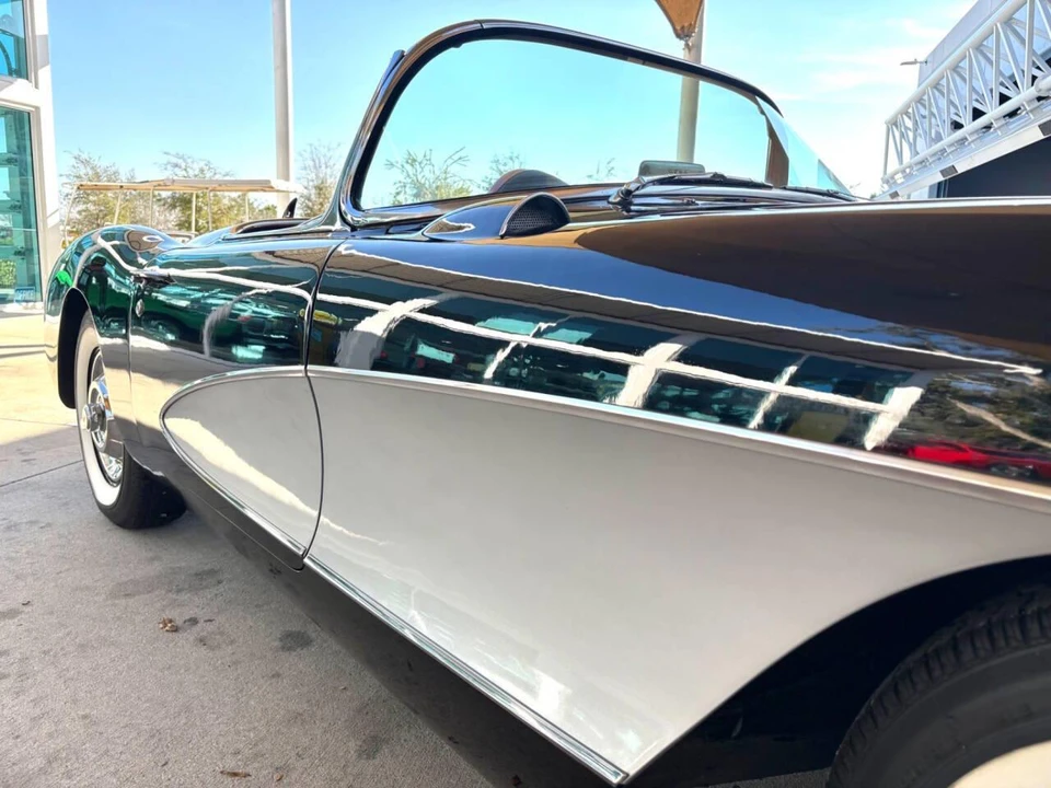 1957 Chevrolet Corvette C1 - Image 18 of 31