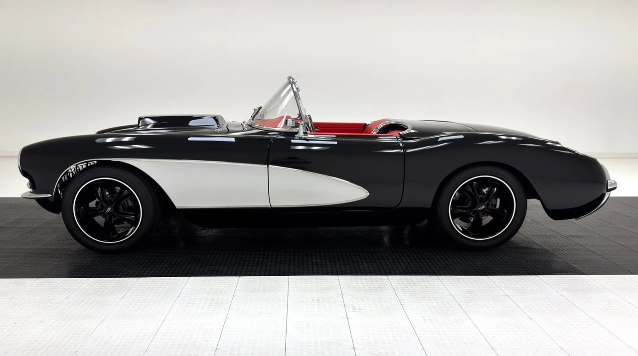1957 Chevrolet Corvette C1 - Image 2 of 31