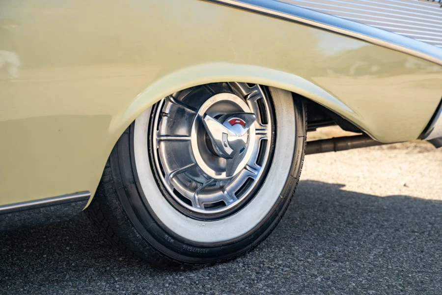 1957 Chevrolet Nomad - Image 25 of 31