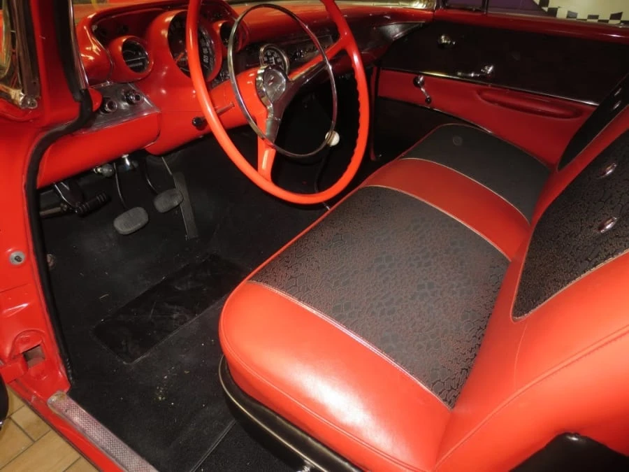 1957 Chevrolet Nomad - Image 4 of 12