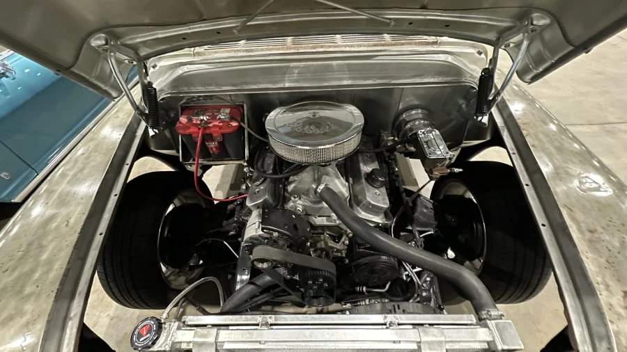 1957 Chevrolet Task Force - Image 6 of 8