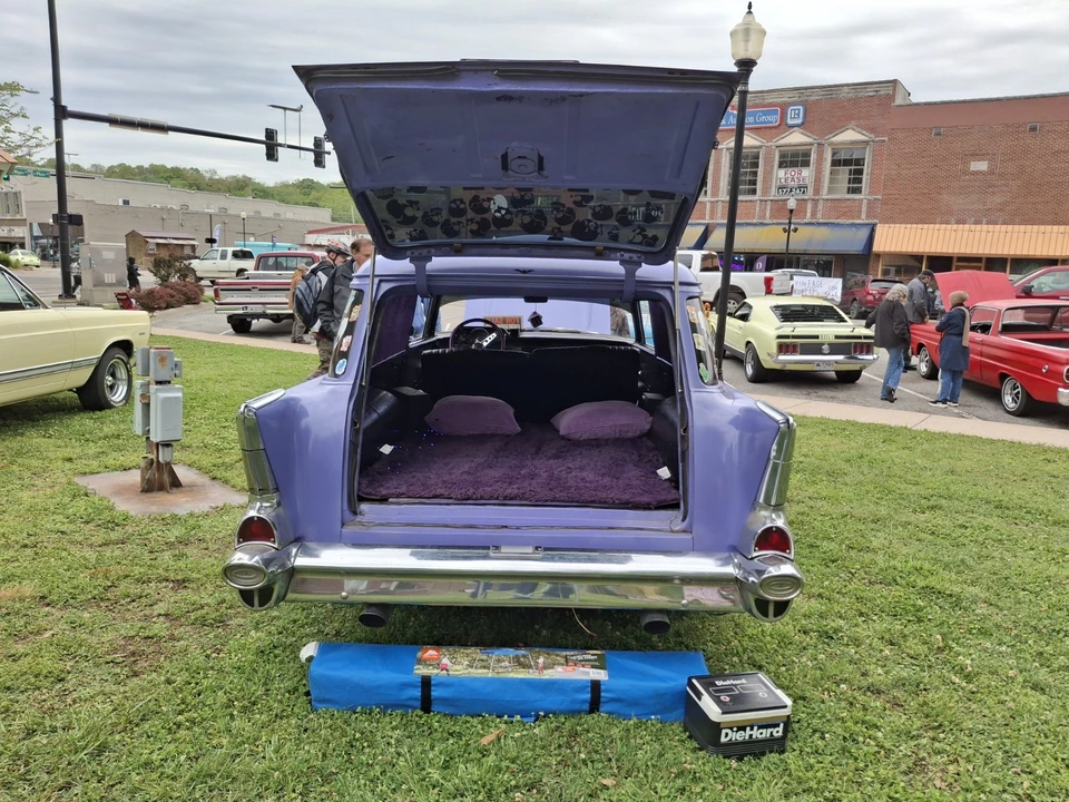 1957 Chevrolet Task Force - Image 20 of 27
