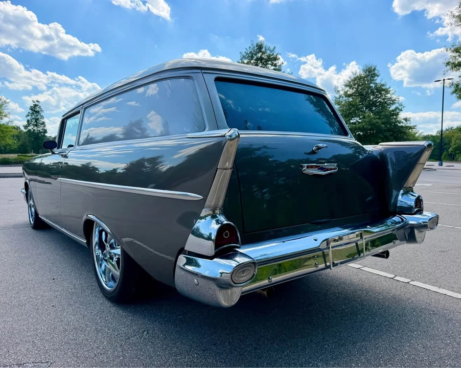 1957 Chevrolet Task Force - Image 7 of 20