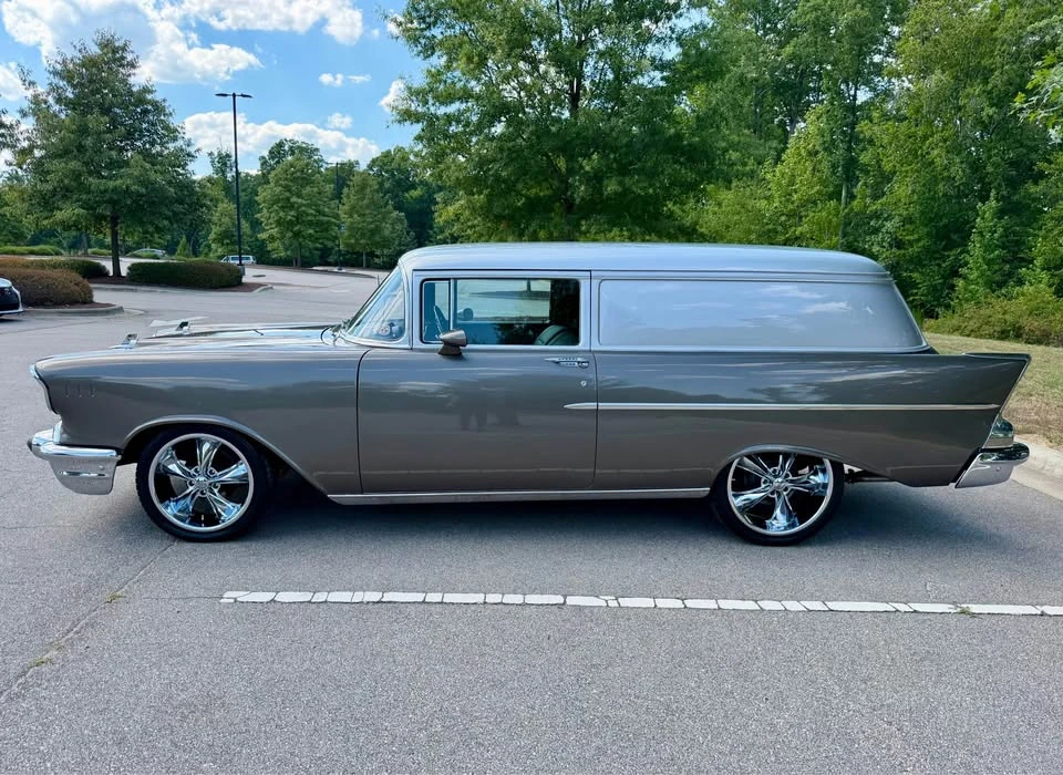 1957 Chevrolet Task Force - Image 8 of 20