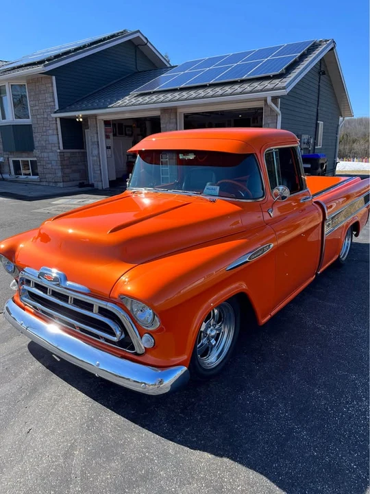 1957 Chevrolet Task Force - Image 9 of 10