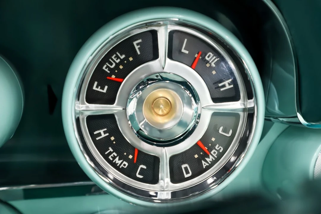 1957 Chrysler New Yorker - Image 19 of 31