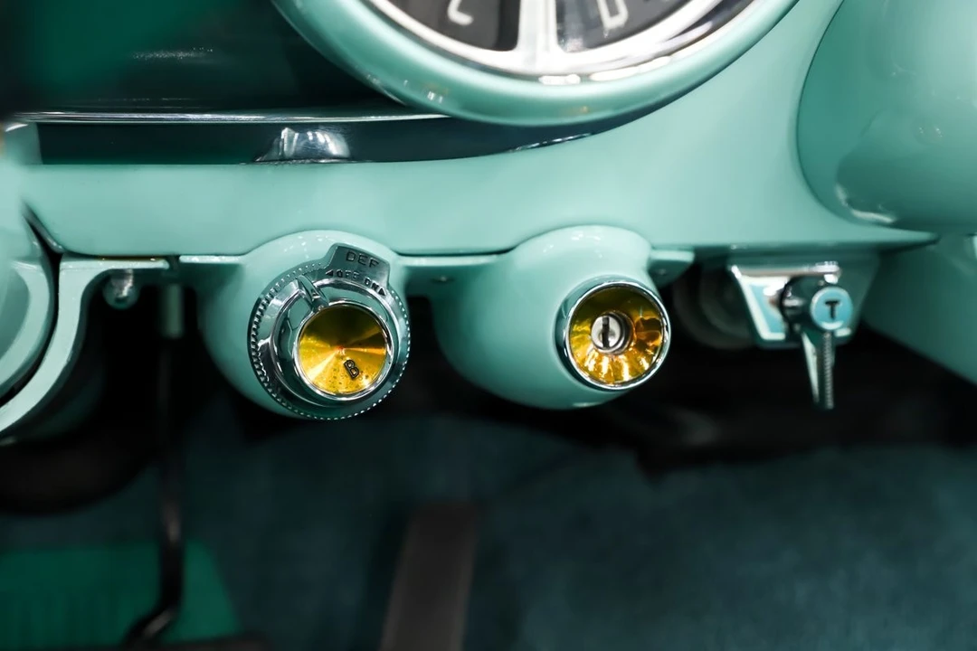 1957 Chrysler New Yorker - Image 25 of 31