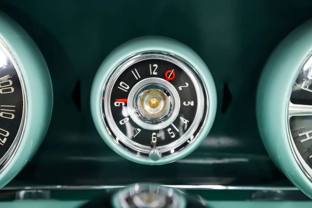 1957 Chrysler New Yorker - Image 18 of 31