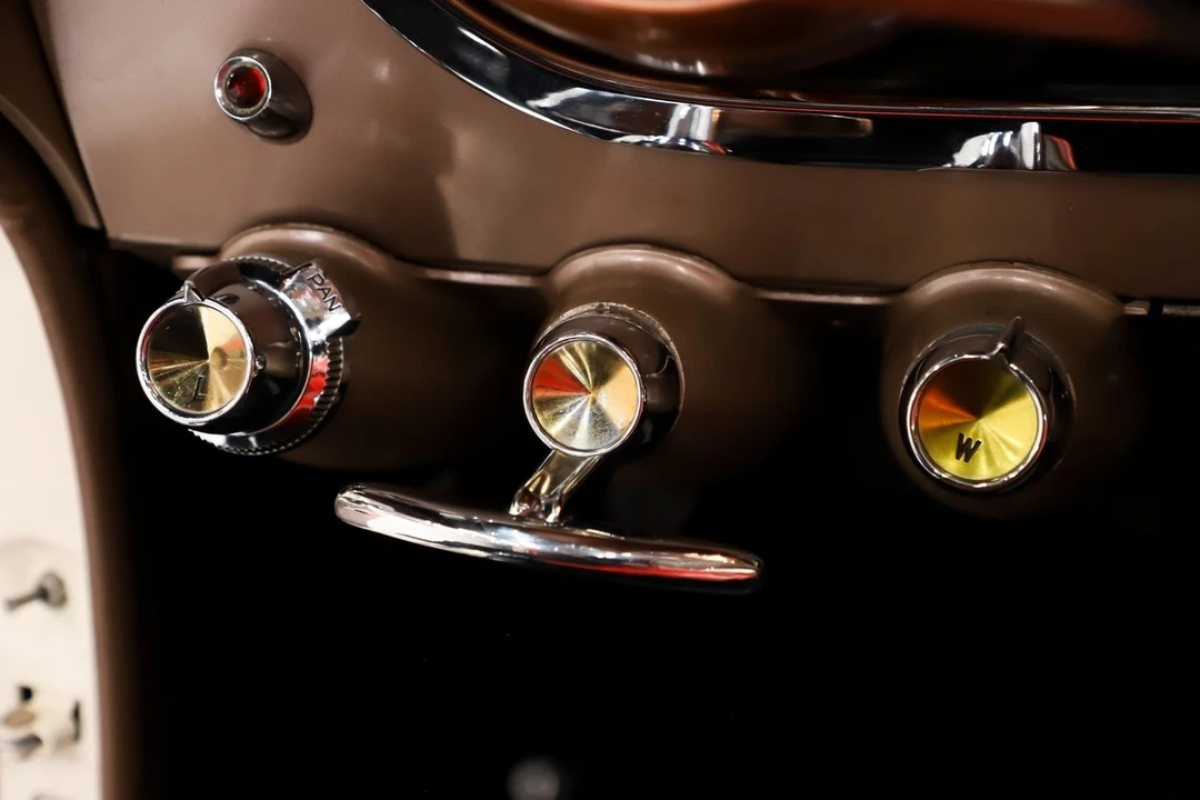 1957 Chrysler New Yorker - Image 26 of 31
