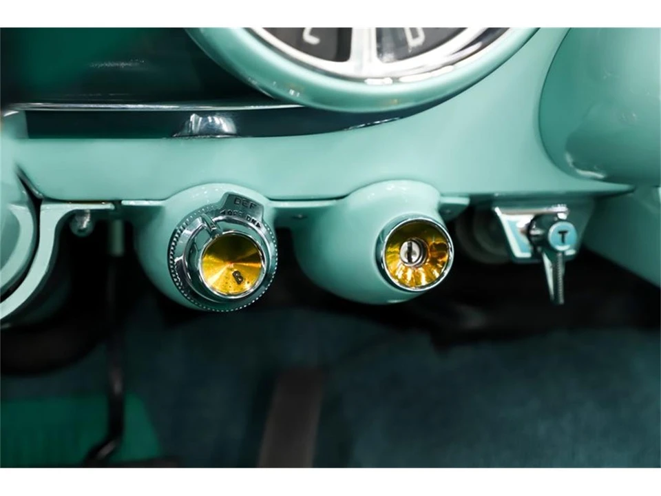 1957 Chrysler New Yorker - Image 25 of 31