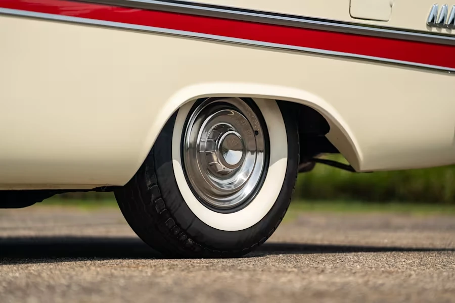 1957 Chrysler New Yorker - Image 17 of 31