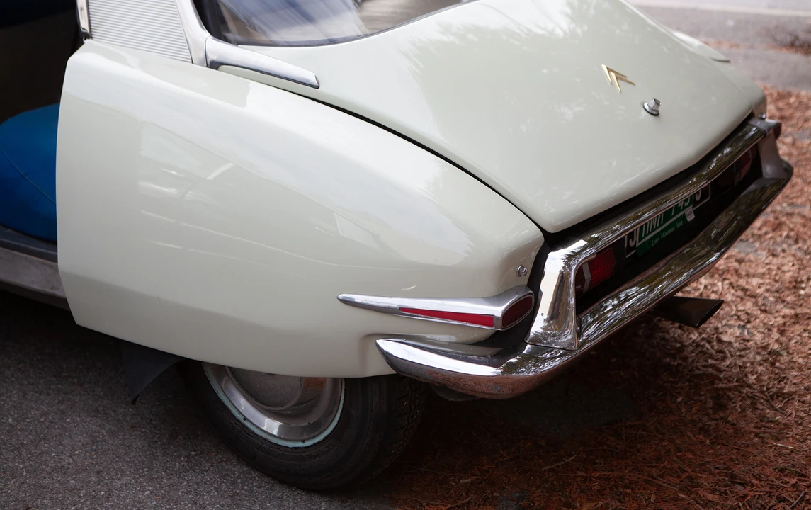 1957 Citroen DS19 - Image 17 of 21