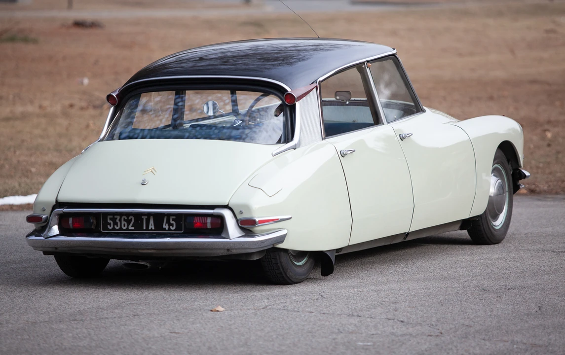 1957 Citroen DS19 - Image 3 of 21