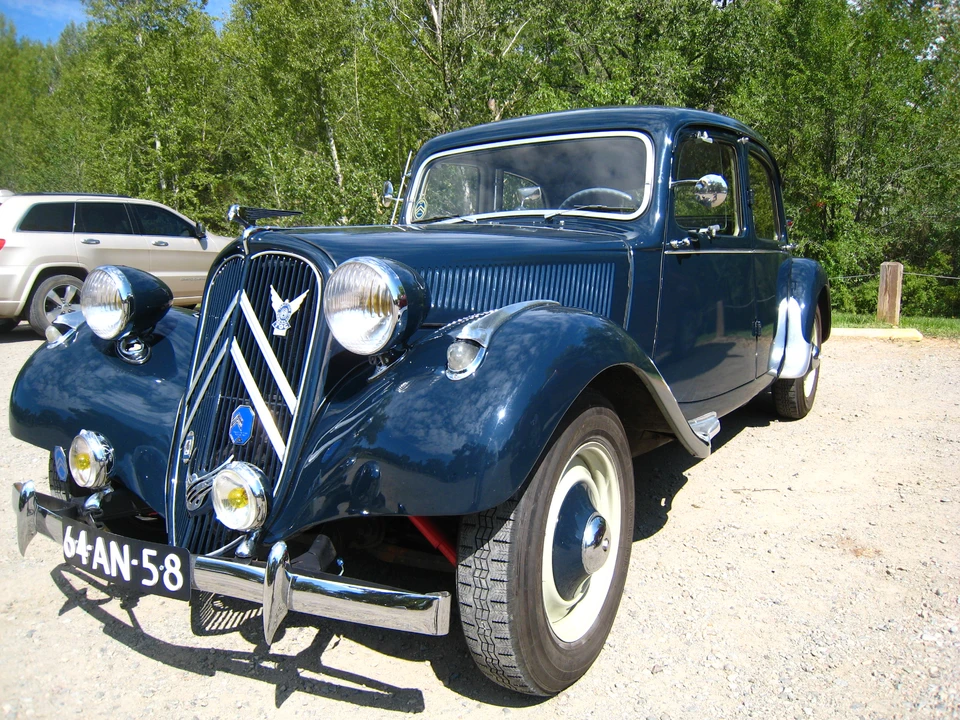 1957 Citroen Traction Avant - Image 6 of 31