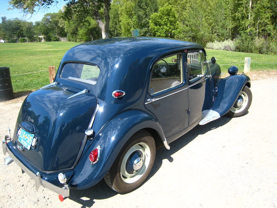 1957 Citroen Traction Avant - Image 8 of 31