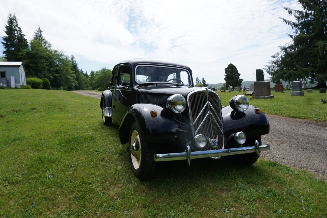 1957 Citroen Traction Avant - Image 9 of 31