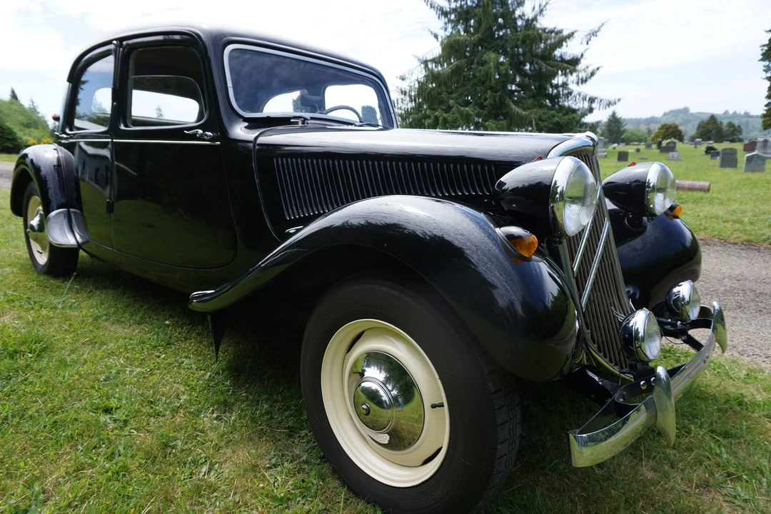 1957 Citroen Traction Avant - Image 10 of 31