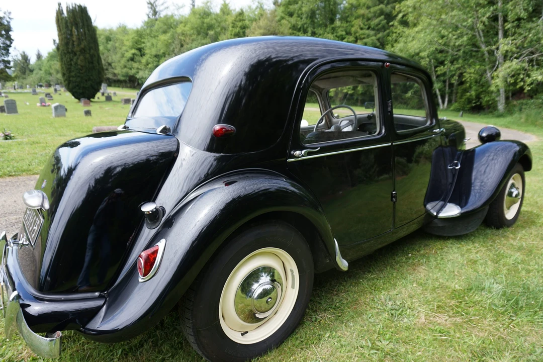 1957 Citroen Traction Avant - Image 7 of 31