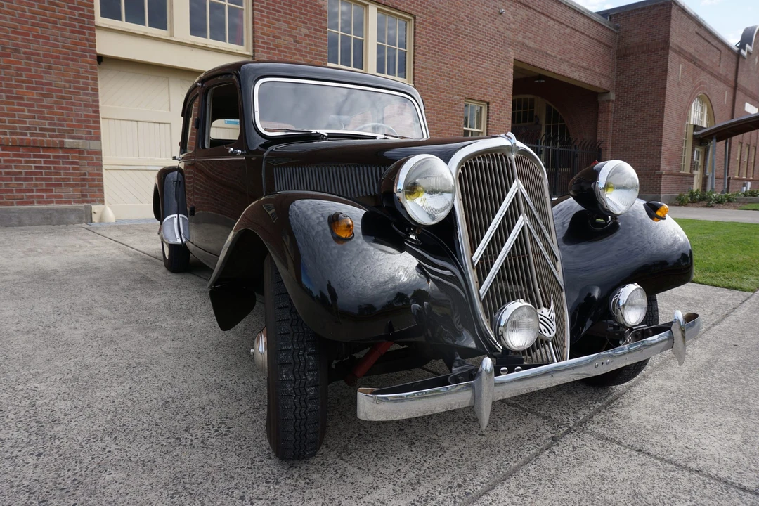 1957 Citroen Traction Avant - Image 11 of 31
