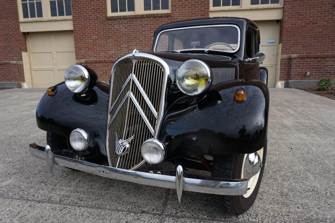 1957 Citroen Traction Avant - Image 13 of 31