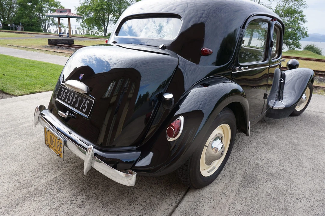 1957 Citroen Traction Avant - Image 6 of 31