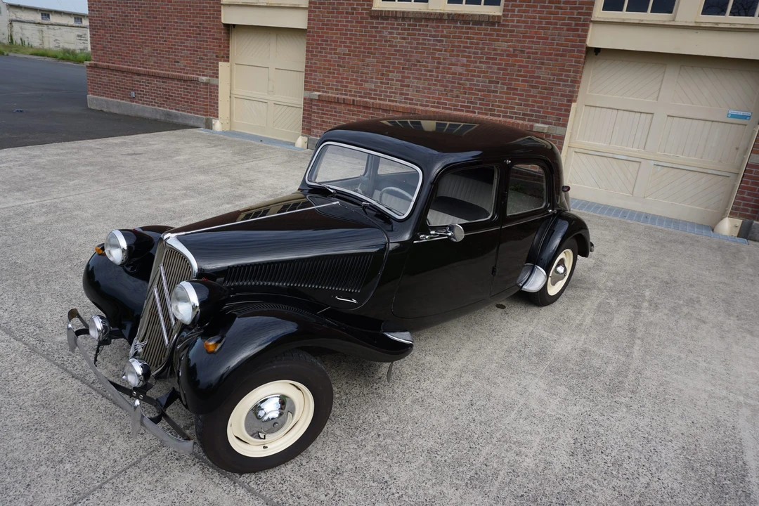 1957 Citroen Traction Avant - Image 3 of 31