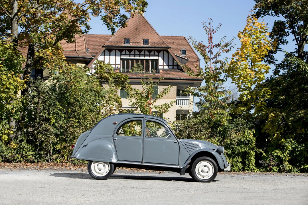 1957 Citroen 2CV - Image 2 of 24