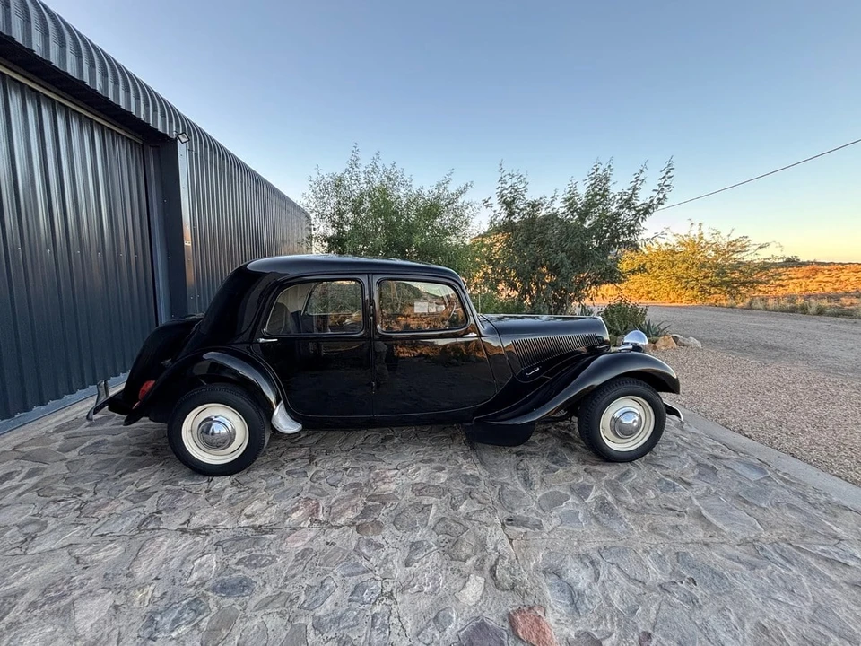 1957 Citroen Traction Avant - Image 7 of 31
