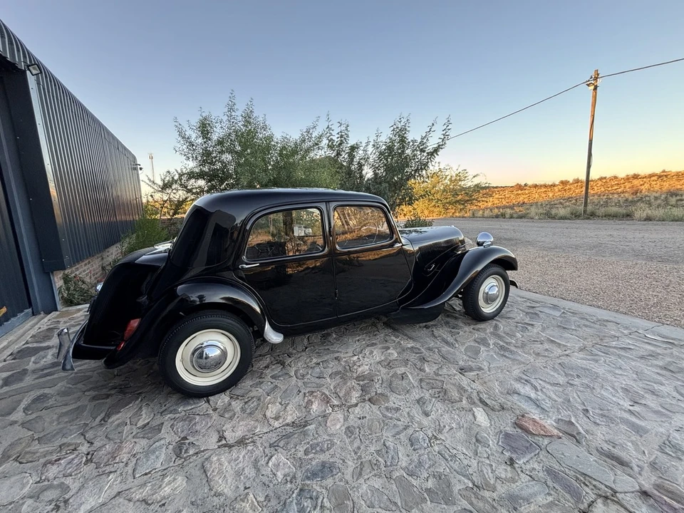 1957 Citroen Traction Avant - Image 9 of 31