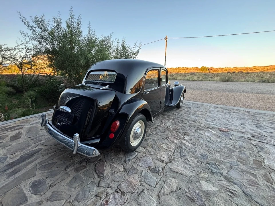 1957 Citroen Traction Avant - Image 13 of 31