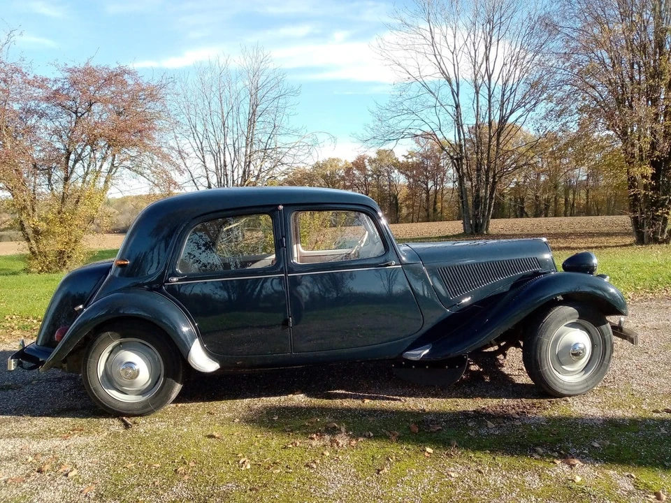 1957 Citroen Traction Avant - Image 9 of 30