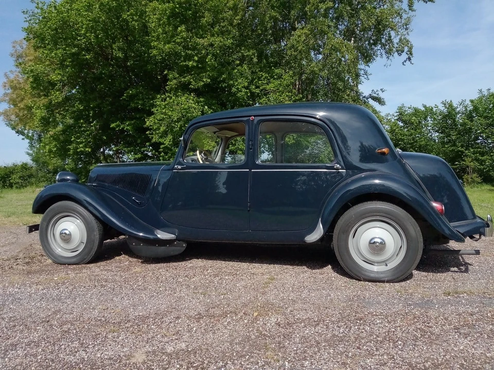 1957 Citroen Traction Avant - Image 4 of 30