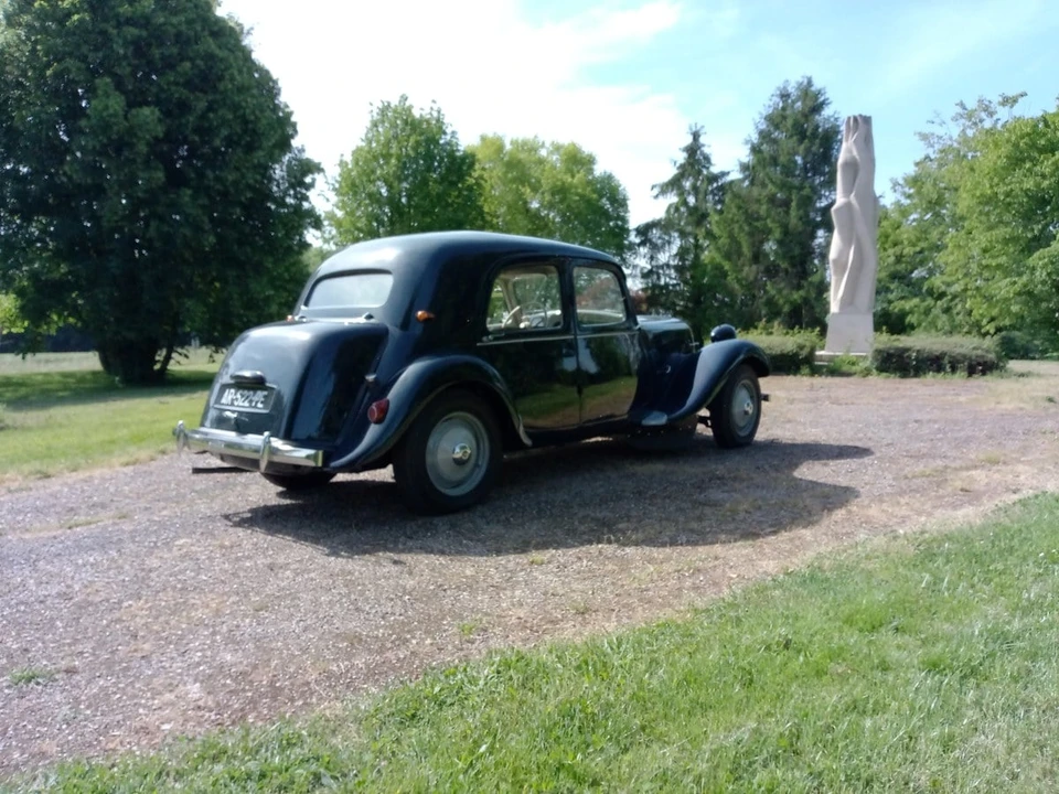 1957 Citroen Traction Avant - Image 5 of 30