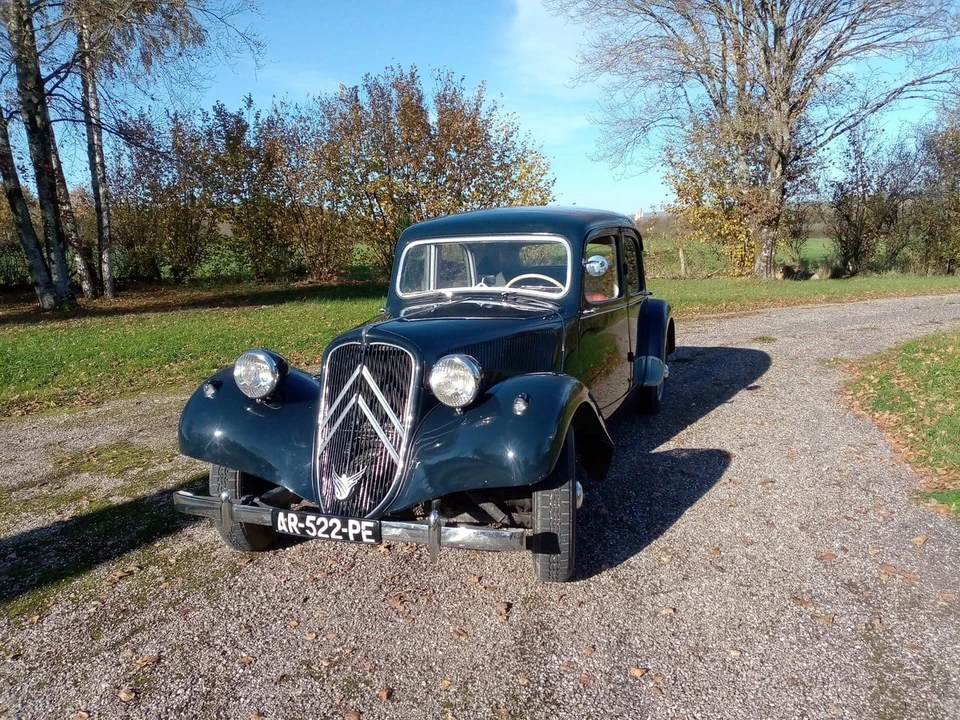 1957 Citroen Traction Avant - Image 6 of 30
