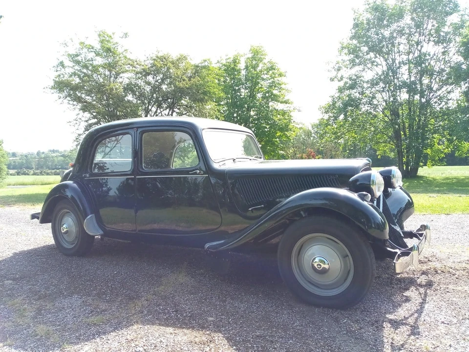 1957 Citroen Traction Avant - Image 2 of 30