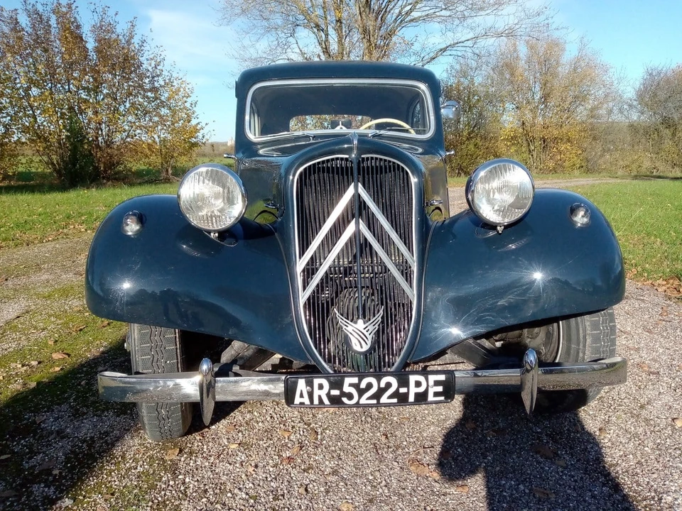 1957 Citroen Traction Avant - Image 11 of 30